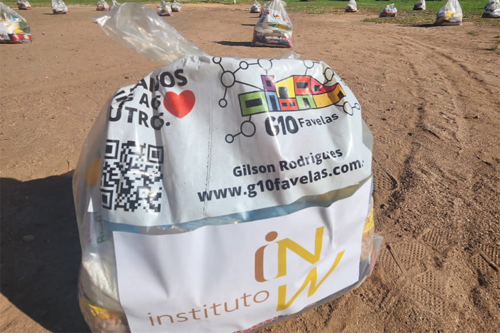 Leia mais sobre o artigo Em Manaus, INW distribui cestas básicas a 75 famílias em vulnerabilidade